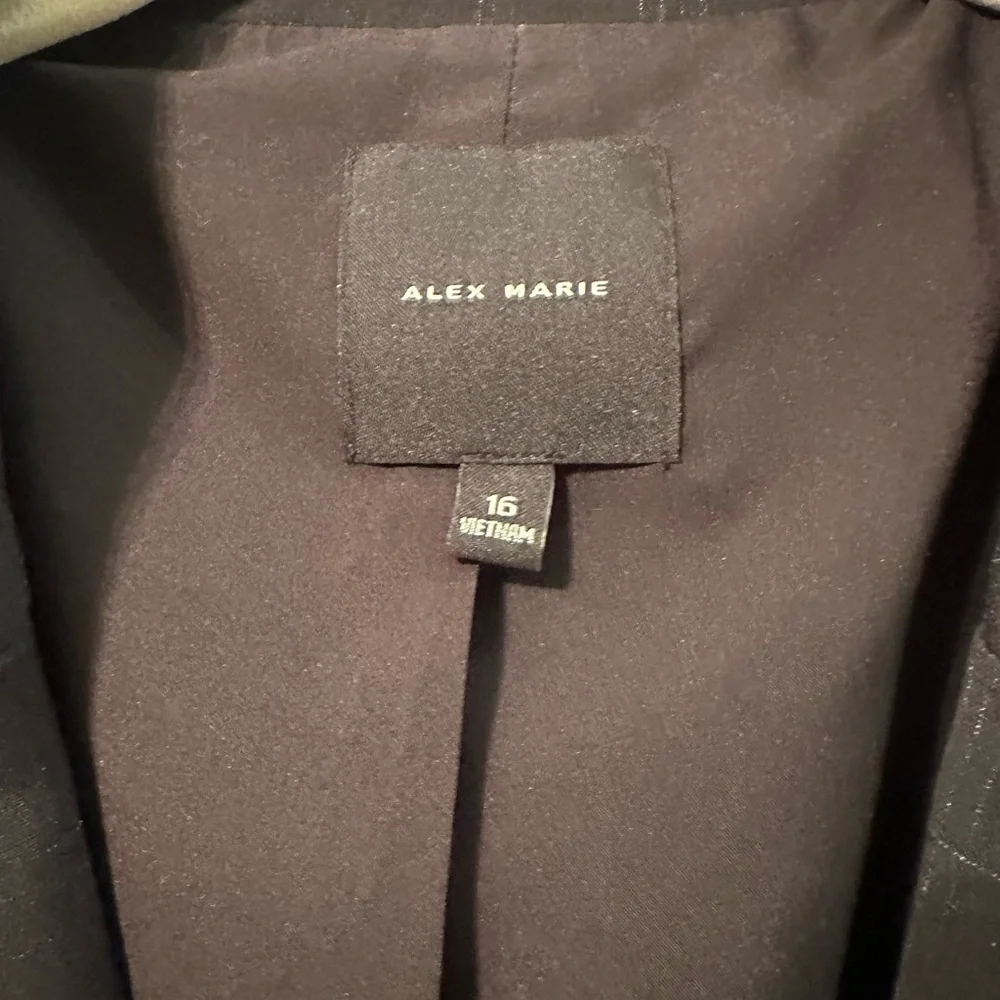 Alex Marie Elegant Black Blazer with Tie - Picture 3 of 8